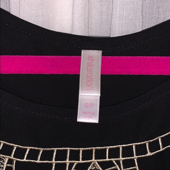 High low long sleeve top - Picture 3 of 6